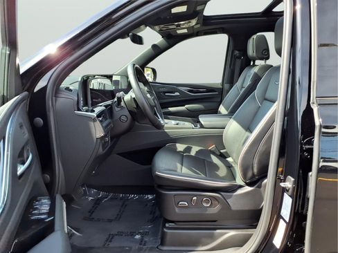 Used 2023 Cadillac Escalade ESV Sport w/ LPO, ONYX Package AWD/4WD image 16