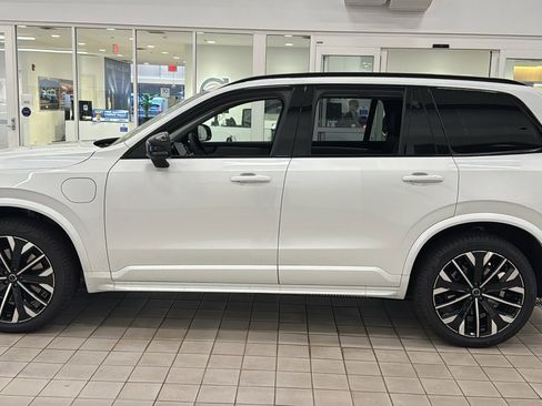 New 2026 Volvo XC90 T8 Ultra w/ Protection Package Premier AWD/4WD image 8