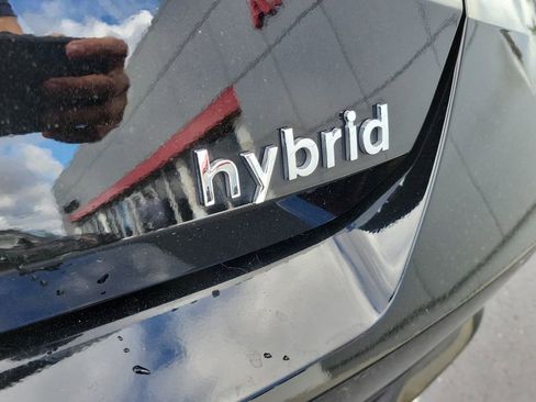 Used 2023 Hyundai Elantra Limited image 7