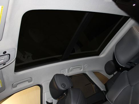 Certified 2025 Audi Q5 2.0T Premium Plus w/ Premium Plus Package image 5