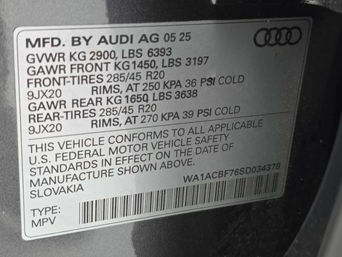 Used 2025 Audi Q7 Premium w/ Convenience Plus Package image 38
