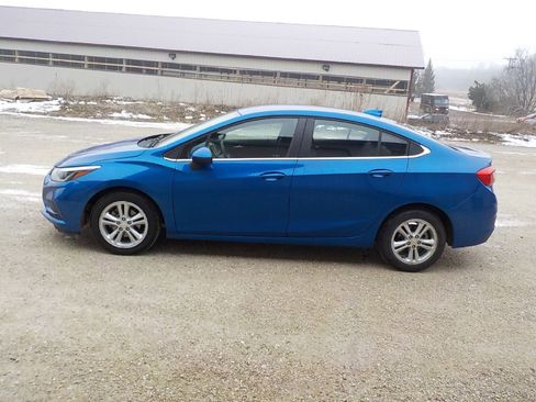 Used 2018 Chevrolet Cruze LT image 8