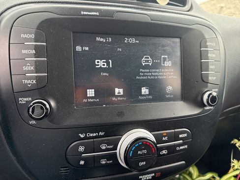 Used 2018 Kia Soul + FWD image 7