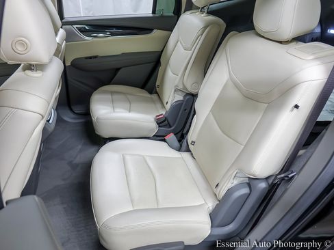 Used 2021 Cadillac XT6 Premium Luxury image 11