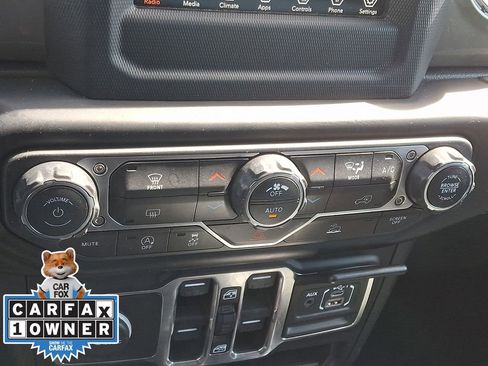Used 2021 Jeep Wrangler Unlimited Sahara AWD/4WD image 16
