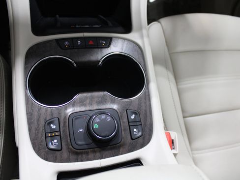 Used 2023 GMC Acadia Denali AWD/4WD image 36