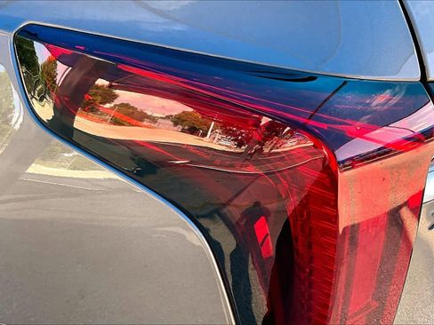 Used 2023 Cadillac XT6 Premium Luxury FWD image 29
