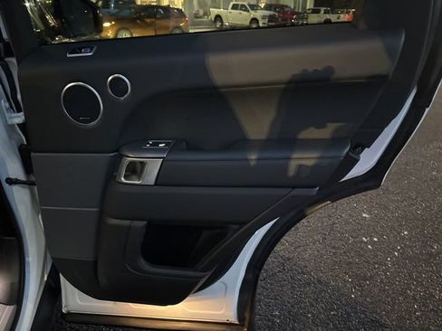 Used 2020 Land Rover Range Rover Sport HSE image 19