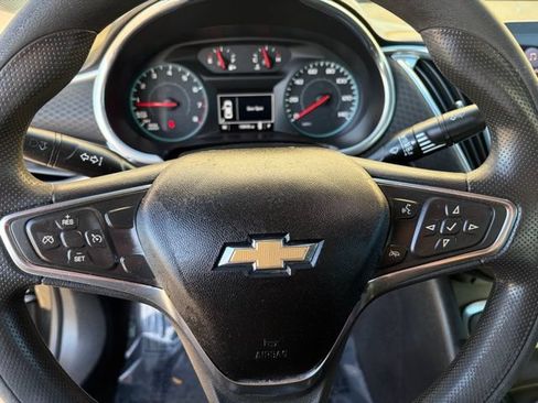 Used 2021 Chevrolet Malibu LT FWD image 21