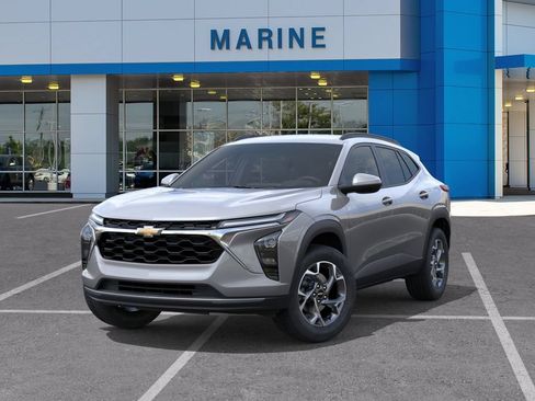 New 2026 Chevrolet Trax LT w/ LT Convenience Package FWD image 6