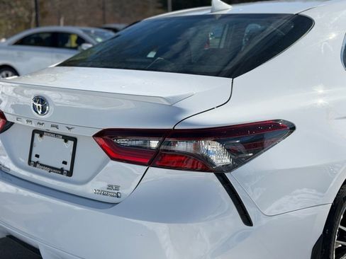 Used 2024 Toyota Camry SE FWD image 10