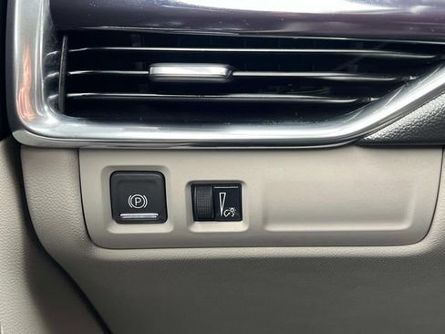 Certified 2023 Cadillac XT4 Luxury w/ Cold Weather Package image 25