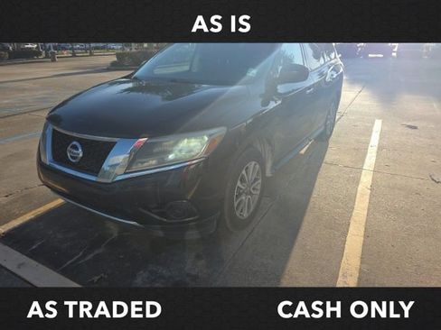 Used 2016 Nissan Pathfinder S FWD image 2