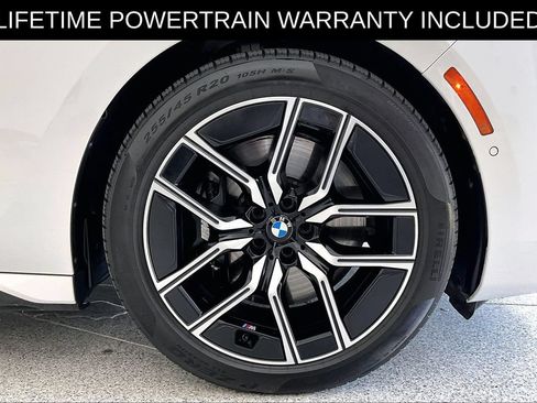 Used 2026 BMW 740i RWD image 12