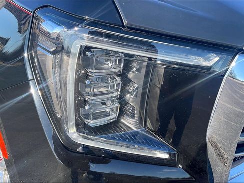 Used 2021 GMC Yukon XL SLT w/ Rear Media and Nav Package image 24