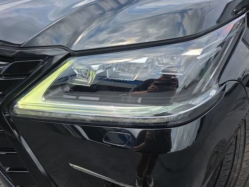 Used 2019 Lexus LX 570 4WD w/ Luxury Package image 34