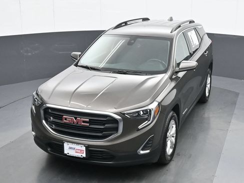 Used 2020 GMC Terrain SLE w/ Driver Convenience Package AWD/4WD image 16