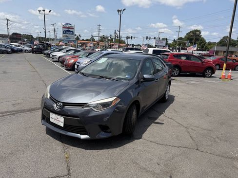 Used 2016 Toyota Corolla FWD image 2