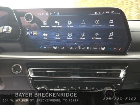 Used 2025 Chevrolet Traverse LT FWD image 11