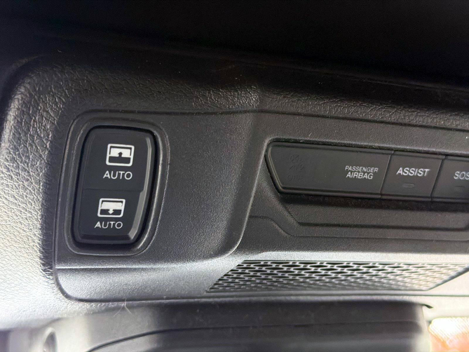 Used 2024 Jeep Wrangler Unlimited AWD/4WD image 25