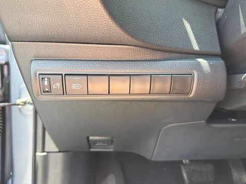Used 2024 Toyota Corolla SE FWD image 12