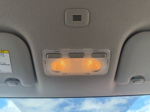 Used 2012 Toyota Prius C One image 23