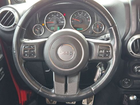 Used 2013 Jeep Wrangler Unlimited Rubicon w/ Connectivity Group AWD/4WD image 18