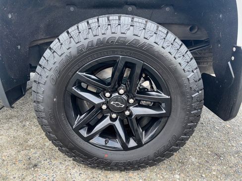 Used 2019 Chevrolet Silverado 1500 LT Trail Boss w/ Bed Protection Package image 6