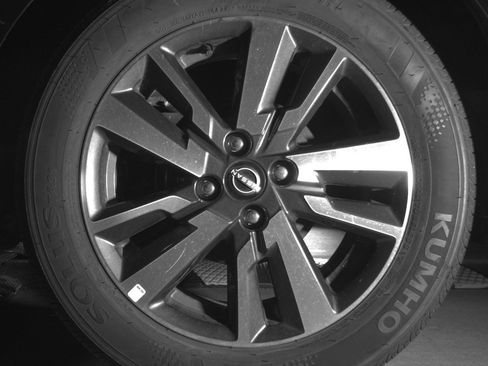 Used 2025 Nissan Versa SV w/ Trunk Package FWD image 14