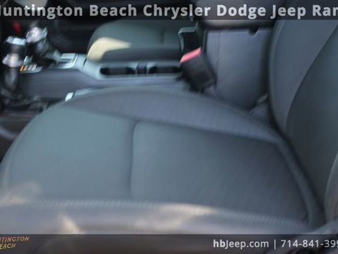 Used 2022 Jeep Gladiator Willys image 35