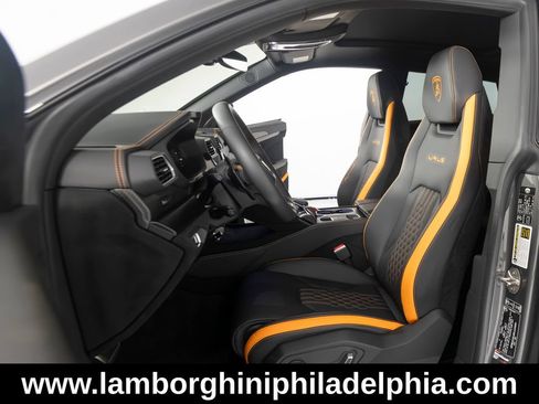 Used 2024 Lamborghini Urus Performante AWD/4WD image 39