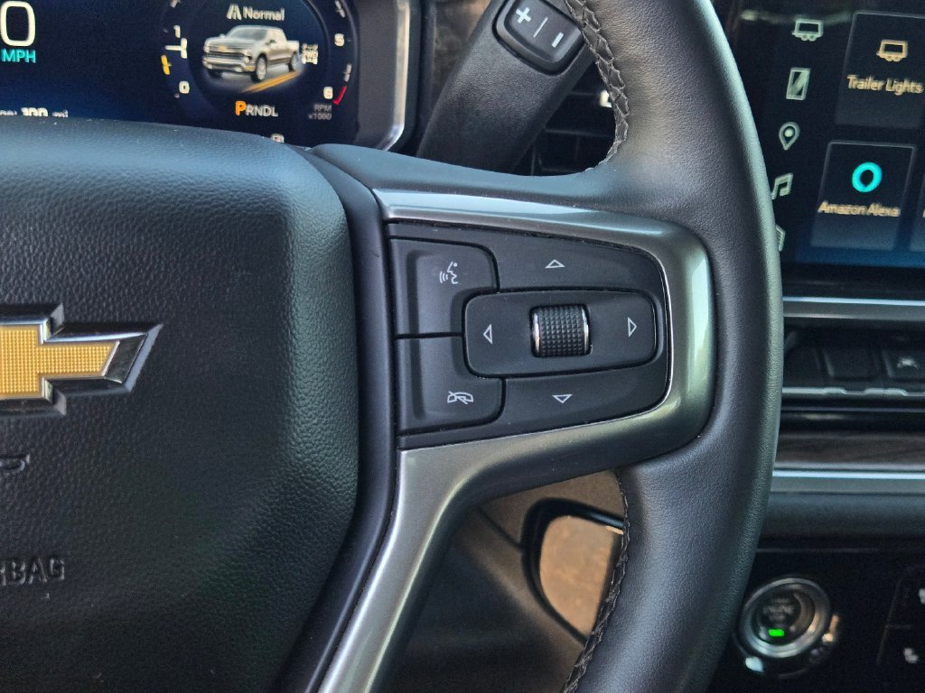 Used 2023 Chevrolet Silverado 1500 LT AWD/4WD image 25