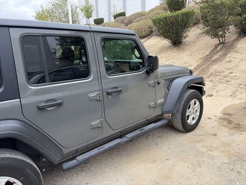 Used 2021 Jeep Wrangler Unlimited Sport AWD/4WD image 10
