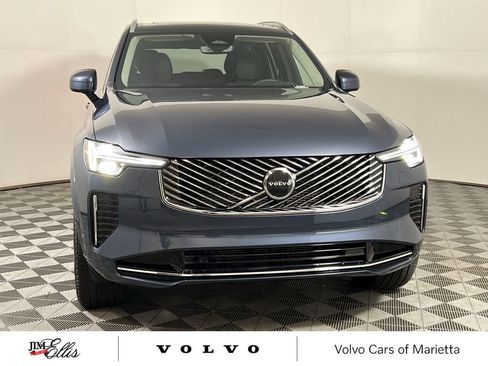 Used 2025 Volvo XC90 B5 Core w/ Protection Package Premier image 4