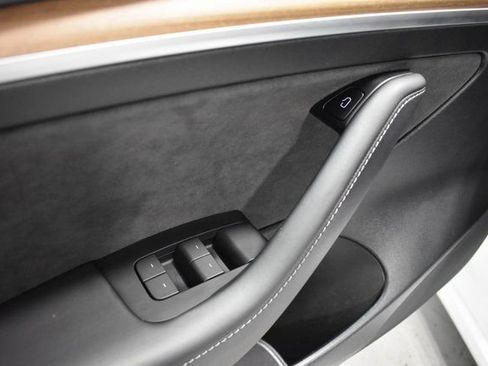 Used 2023 Tesla Model 3 Performance image 13
