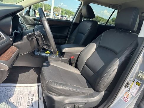 Used 2017 Subaru Outback 2.5i Limited image 11