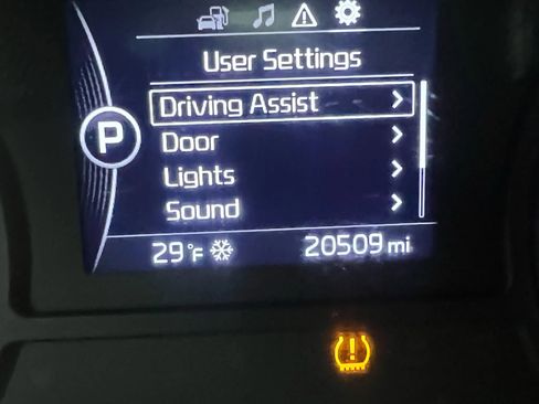 Used 2018 Kia Optima LX w/ 17" Alloy Wheels Package image 12