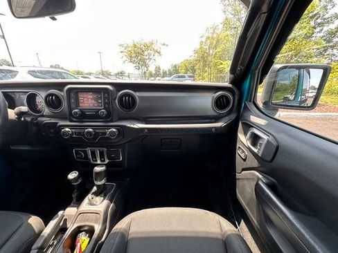 Used 2019 Jeep Wrangler Sport AWD/4WD image 29