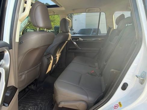 Used 2017 Lexus GX 460 w/ Navigation Package AWD/4WD image 40