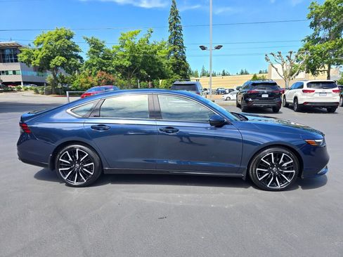 Used 2024 Honda Accord Touring image 12