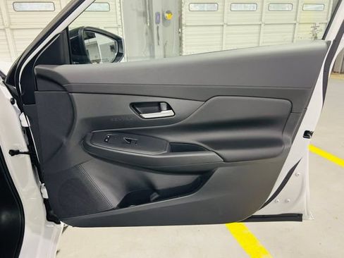 New 2026 Nissan Sentra SV w/ SV Convenience Package FWD image 33
