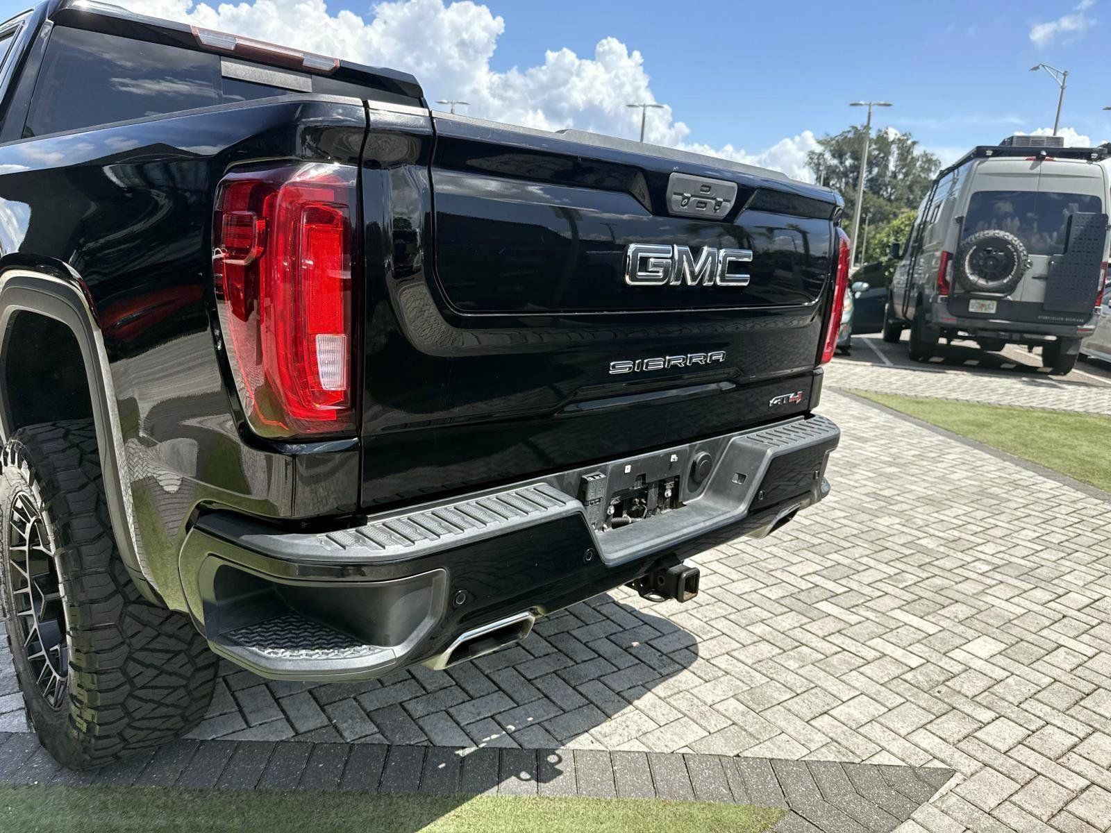 Used 2019 GMC Sierra 1500 AT4 w/ AT4 Premium Package AWD/4WD image 10