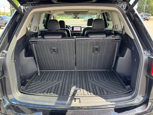 Used 2024 Volkswagen Atlas Peak Edition SEL AWD/4WD image 37