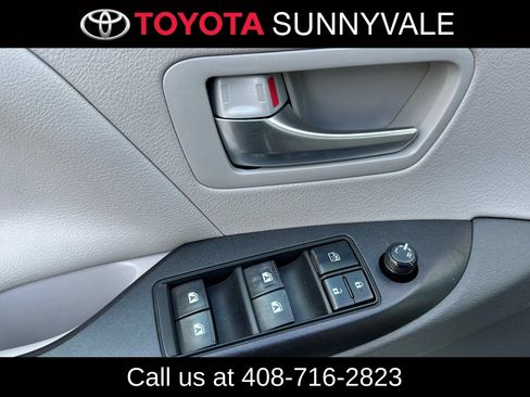 Used 2016 Toyota Sienna LE FWD image 15