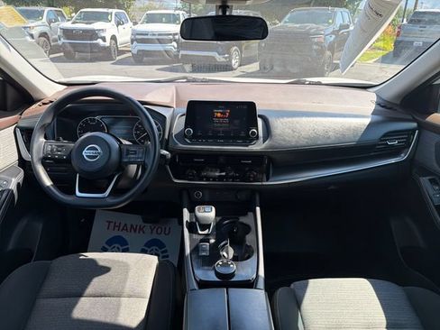 Used 2021 Nissan Rogue SV AWD/4WD image 12