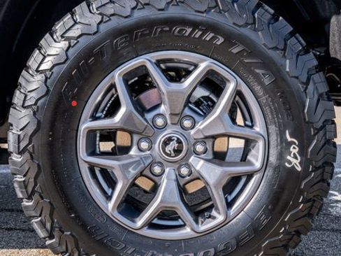 New 2025 Ford Bronco Badlands image 10