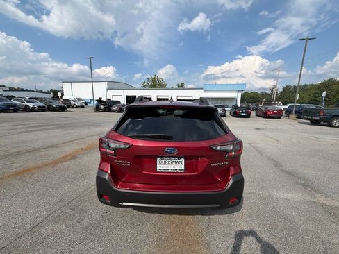 Used 2025 Subaru Outback Premium AWD/4WD image 4