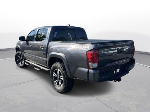 Used 2016 Toyota Tacoma TRD Sport w/ Premium & Technology Package AWD/4WD image 8