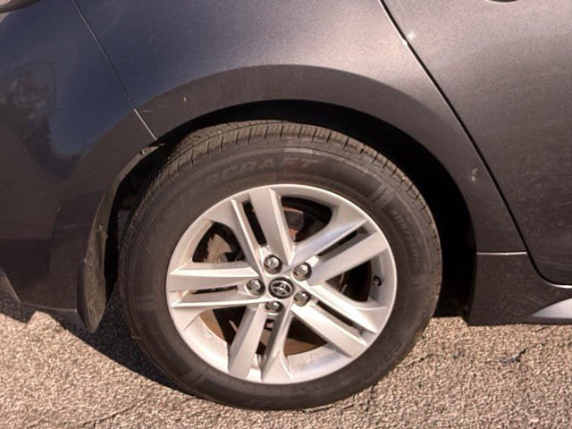 Used 2021 Toyota Corolla SE w/ SE Preferred Package FWD image 7