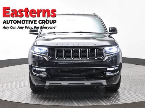 Used 2024 Jeep Wagoneer L Series II w/ Flexible Seating Group AWD/4WD image 2